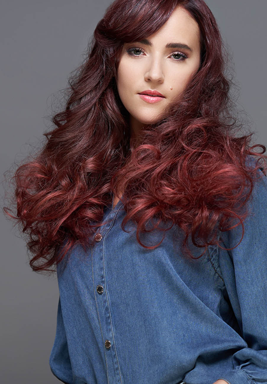 Das Foto darf nur im Zusammenhang mit der Berichterstattung zu John Paul Mitchell Systems verwendet werden. Nutzungszeitraum: 01.10.2022-30.09.2025  Worldwide Trade, POP, Editorial, PR, Web (Includes JPMS social media outlets, JPMS Distributor, Salons and Schools websites and blog posts), Digital Advertising (can appear anywhere online, consumer facing), Digital Advertising (can appear anywhere online, consumer facing) as well as Educational/Training videos and a sizzle reel. No Consumer. No packaging.  Direkt am Bild angeben: Paul Mitchell® | Photographer: Mario Naegler  Optional: Photos: Mario Naegler Stylist: Daniel Birke Hair Assistant: Andy Grimm Make-up: Alona Heymann