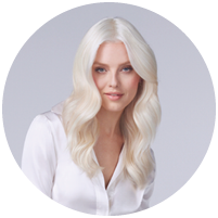 Das Foto darf nur im Zusammenhang mit der Berichterstattung zu John Paul Mitchell Systems verwendet werden. Nutzungszeitraum: 01.02.2023-01.02.2026 3 years WW Trade, POP, Editorial, PR, Web (Includes JPMS corporate, JPMS Distributor, JPMS Salons and JPMS Schools social media outlets, websites and blog posts-pertaining to blog posts, we are not required to delete expired images that were posted within their usage timeframe), Digital Advertising (can appear anywhere online, consumer facing) as well as Educational/Training videos and a sizzle reel for shows/events. No consumer print advertising or consumer packaging. All images and footage can be used for Corporate & Historical archival purposes to be used in perpetuity without intention to promote or sell Paul Mitchell product for digital and/or internal use only. **Model agrees to be tagged on all social media platforms (please enter handle on booking form) **JPMS is aware of all model expiration dates and conveys these dates to all 3rd party affiliates (Images will not be printed past usage period), however, due to the nature of how many 3rd party affiliates use our printed pieces with model imagery (printed posters, shelf talkers, banners, etc), we are not held liable if a 3rd party does not remove these pieces from their environment Photographer: Estelle Bohl, Christian Veillet