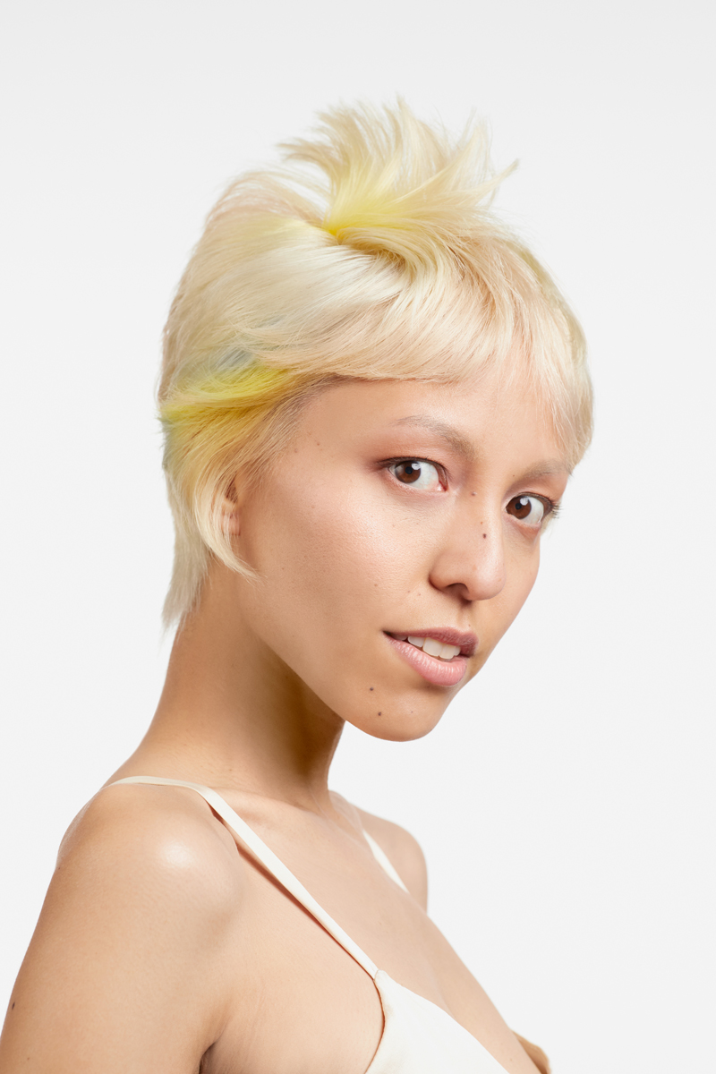 Das Foto darf nur im Zusammenhang mit der Berichterstattung zu John Paul Mitchell Systems verwendet werden. Nutzungszeitraum: 01.03.2023-01.03.2026 3 years WW Trade, POP, Editorial, PR, Web (Includes JPMS corporate, JPMS Distributor, JPMS Salons and JPMS Schools social media outlets, websites and blog posts-pertaining to blog posts, we are not required to delete expired images that were posted within their usage timeframe), Digital Advertising (can appear anywhere online, consumer facing) as well as Educational/Training videos and a sizzle reel for shows/events. No consumer print advertising or consumer packaging. All images and footage can be used for Corporate & Historical archival purposes to be used in perpetuity without intention to promote or sell Paul Mitchell product for digital and/or internal use only. **Model agrees to be tagged on all social media platforms (please enter handle on booking form) **JPMS is aware of all model expiration dates and conveys these dates to all 3rd party affiliates (Images will not be printed past usage period), however, due to the nature of how many 3rd party affiliates use our printed pieces with model imagery (printed posters, shelf talkers, banners, etc), we are not held liable if a 3rd party does not remove these pieces from their environment. Photographer: Estelle Bohl, Christian Veillet Color Artist: Colin Caruso Styling Artist: Noogie Thai Hair Cutting Artist: Stephen Moody