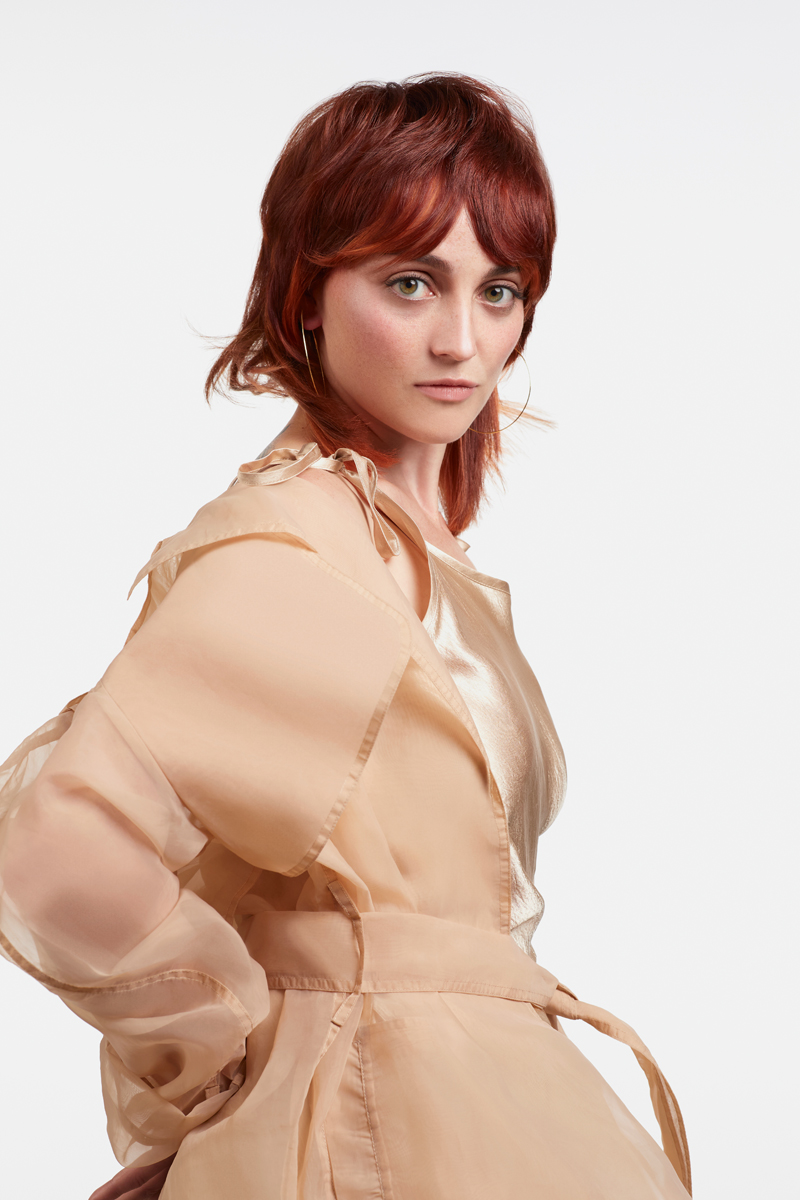 Das Foto darf nur im Zusammenhang mit der Berichterstattung zu John Paul Mitchell Systems verwendet werden. Nutzungszeitraum: 01.03.2023-01.03.2026 3 years WW Trade, POP, Editorial, PR, Web (Includes JPMS corporate, JPMS Distributor, JPMS Salons and JPMS Schools social media outlets, websites and blog posts-pertaining to blog posts, we are not required to delete expired images that were posted within their usage timeframe), Digital Advertising (can appear anywhere online, consumer facing) as well as Educational/Training videos and a sizzle reel for shows/events. No consumer print advertising or consumer packaging. All images and footage can be used for Corporate & Historical archival purposes to be used in perpetuity without intention to promote or sell Paul Mitchell product for digital and/or internal use only. **Model agrees to be tagged on all social media platforms (please enter handle on booking form) **JPMS is aware of all model expiration dates and conveys these dates to all 3rd party affiliates (Images will not be printed past usage period), however, due to the nature of how many 3rd party affiliates use our printed pieces with model imagery (printed posters, shelf talkers, banners, etc), we are not held liable if a 3rd party does not remove these pieces from their environment. Photographer: Estelle Bohl, Christian Veillet Color Artist: Colin Caruso Styling Artist: Noogie Thai Hair Cutting Artist: Stephen Moody