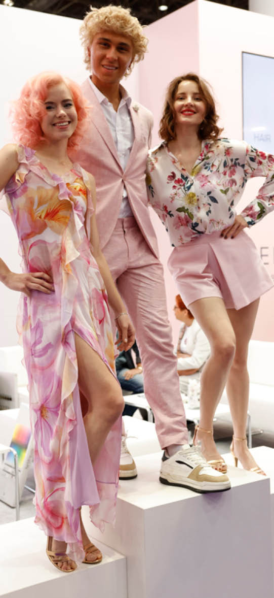 TOP HAIR - DIE MESSE D sseldorf ist die Leitmesse f r die deutsche Friseurbranche. Hier erfahren die Fachbesucher, was Friseure, ihre Kunden und K pfe jetzt und k nftig bewegt: Trends, Technik, Equipment, Know-How und Salon-Business. Alles, was der Salon zum Erfolg braucht, lernen Friseure in Shows, Workshops, Kongress-Vortr gen, der Barber's Experience und der Fachausstellung kennen. Mit ber 430 Ausstellern und Marken wird die TOP HAIR D sseldorf j hrlich zwei Tage lang zum Kreativ-Hot-Spot und Wissens-Pool f r Friseure - beste Unterhaltung und Vernetzung inklusive.   TOP HAIR - DIE MESSE D sseldorf is the leading trade fair for the German hairdressing industry. This is where trade visitors find out what moves hairdressers, their customers and heads now and in the future: trends, technology, equipment, know-how and salon business. Hairdressers will learn everything they need to be successful in shows, workshops, congress lectures, the Barber's Experience and the trade exhibition. With over 430 exhibitors and brands, TOP HAIR D sseldorf becomes a creative hotspot and knowledge pool for hairdressers for two days every year - including the best entertainment and networking.