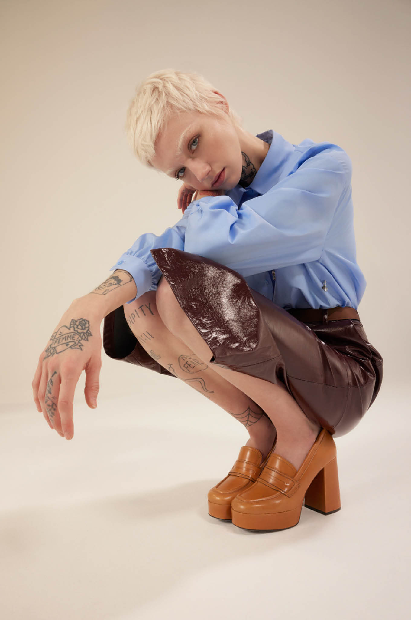 Nur in Verbindung mit der Marke Kemon verwenden. Trade, POP, Editorial & Web: expired 15.1.2025 Art Director: Mauro Galzignato  Shooting in January 2024 @ Cross Studio Milano Hairstylists: Antonio Candido, Davide Carlucci, Diego Comandulli, Daniele Ribaudo, Riccardo Rogari, Matteo Sartini. Metodo Coloro Gradient  Hair Colorist: Roberto Acquaroli Fashion producer, MUA, casting: Vittorio Masciarelli x Bookin’ Agency 