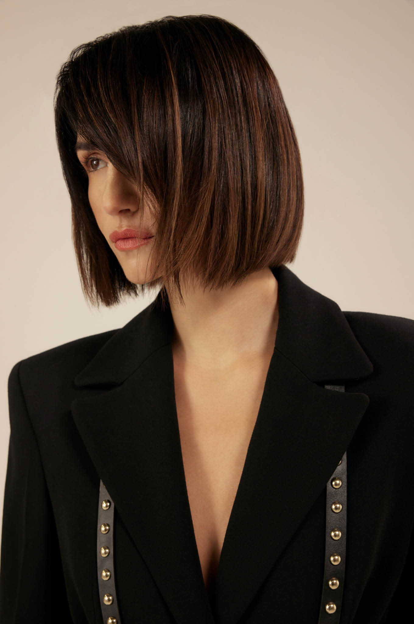 Nur in Verbindung mit der Marke Kemon verwenden. Trade, POP, Editorial & Web: expired 15.1.2025 Art Director: Mauro Galzignato  Shooting in January 2024 @ Cross Studio Milano Hairstylists: Antonio Candido, Davide Carlucci, Diego Comandulli, Daniele Ribaudo, Riccardo Rogari, Matteo Sartini. Metodo Coloro Gradient  Hair Colorist: Roberto Acquaroli Fashion producer, MUA, casting: Vittorio Masciarelli x Bookin’ Agency 