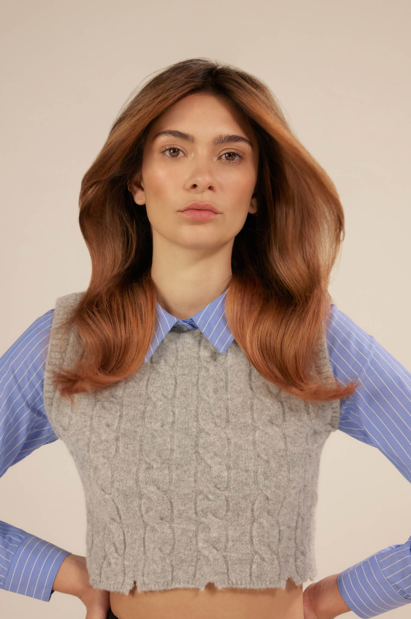 Nur in Verbindung mit der Marke Kemon verwenden. Trade, POP, Editorial & Web: expired 15.1.2025 Art Director: Mauro Galzignato  Shooting in January 2024 @ Cross Studio Milano Hairstylists: Antonio Candido, Davide Carlucci, Diego Comandulli, Daniele Ribaudo, Riccardo Rogari, Matteo Sartini. Metodo Coloro Gradient  Hair Colorist: Roberto Acquaroli Fashion producer, MUA, casting: Vittorio Masciarelli x Bookin’ Agency 